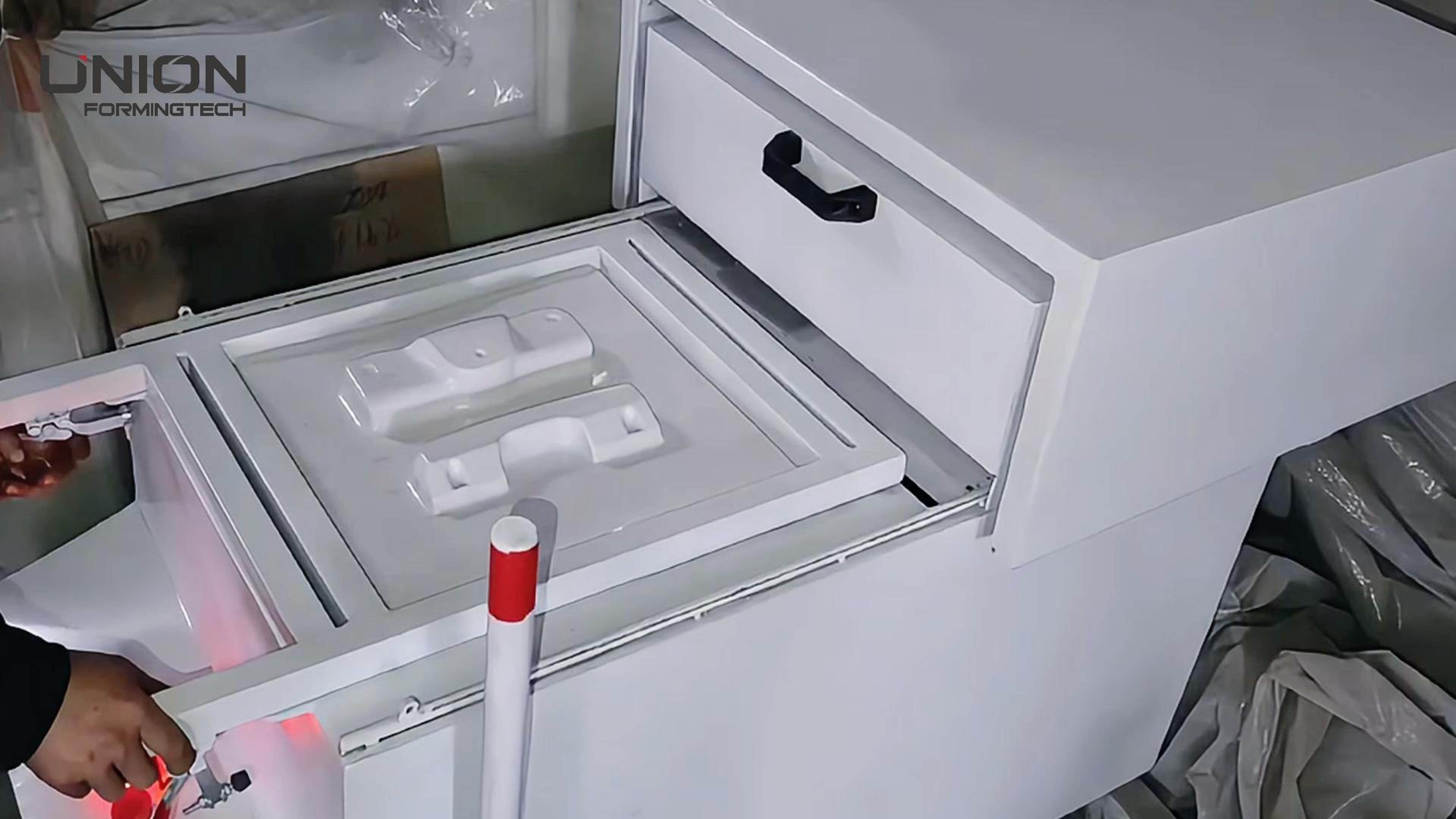 Mini DIY Vacuum Former for School & Plastic Sample Making