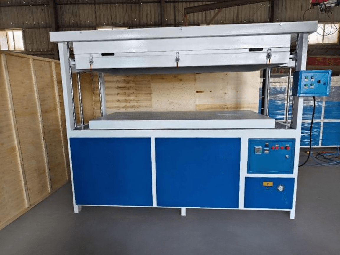 Precise and stable operation of the Dashboard vacuum thermoforming machine Precise and stable operation of the Dashboard vacuum thermoforming machine